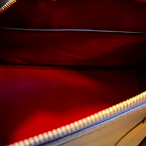 Maroon leather carry on travel bag - Picture 5 of 12